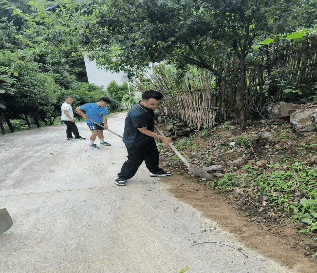 青春汗水润乡土6.png