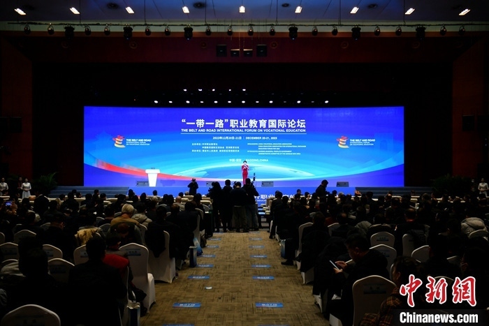 8bcfa76fe0dc43cab8dc31fa58af976a.jpg
