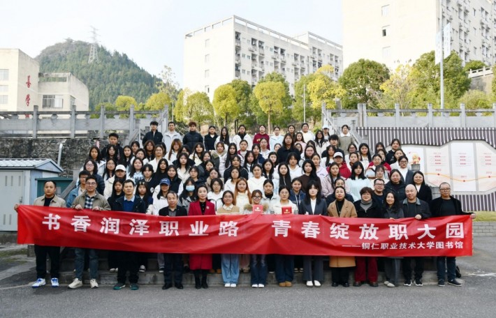 微信截图_20251212235132.png