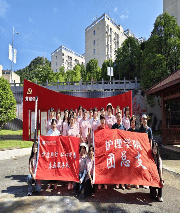 青春赋能暖正光1.png